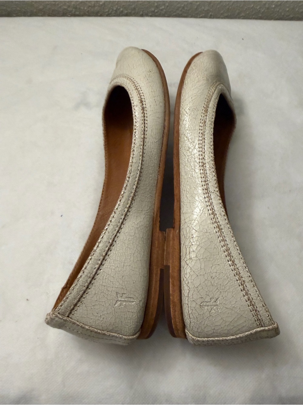 Frye Women’s Cream Ballet Flats - Classic Slip-On Comfort, pre-owned,SZ8 - Picture 9 of 16